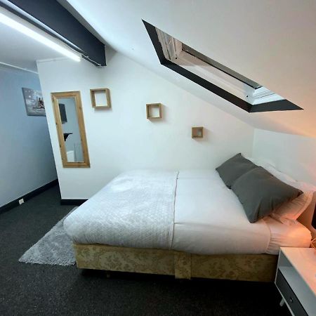 ホテル Townhouse 105 ハダーズフィールド エクステリア 写真