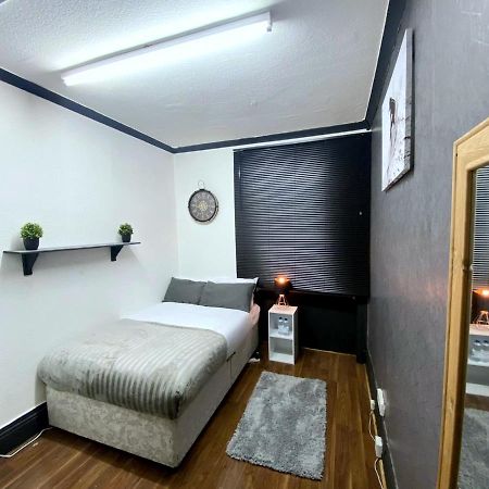 ホテル Townhouse 105 ハダーズフィールド エクステリア 写真