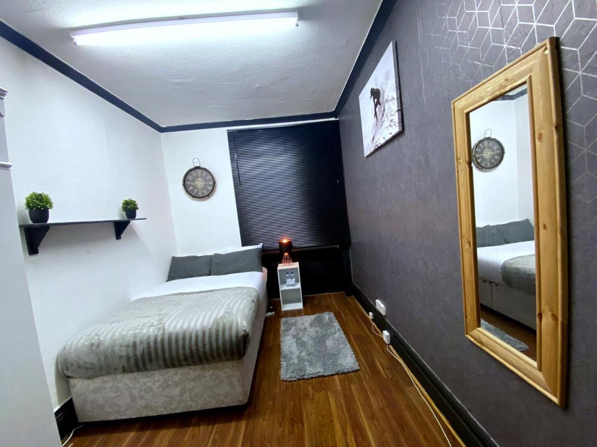 ホテル Townhouse 105 ハダーズフィールド エクステリア 写真