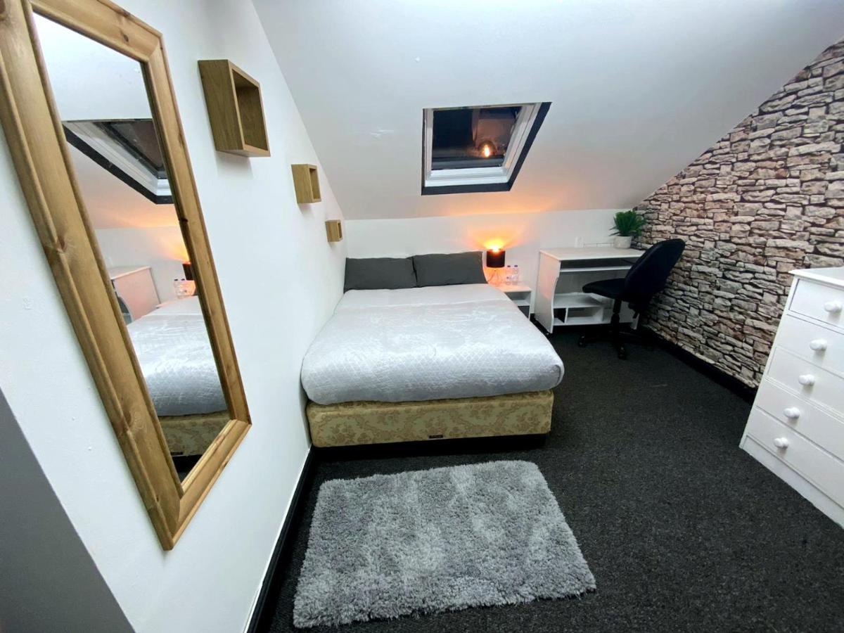 ホテル Townhouse 105 ハダーズフィールド エクステリア 写真